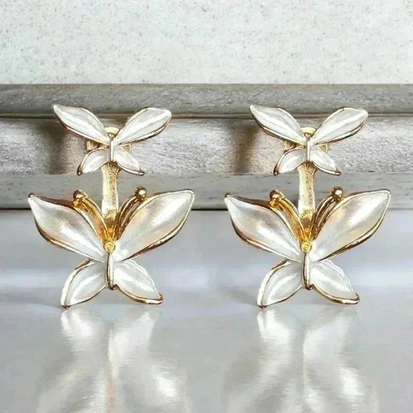 🆕️Versatile Butterfly Stud Earrings 🦋 | Dual-Wear Design for Elegant Look ✨ - Picture 9 of 14